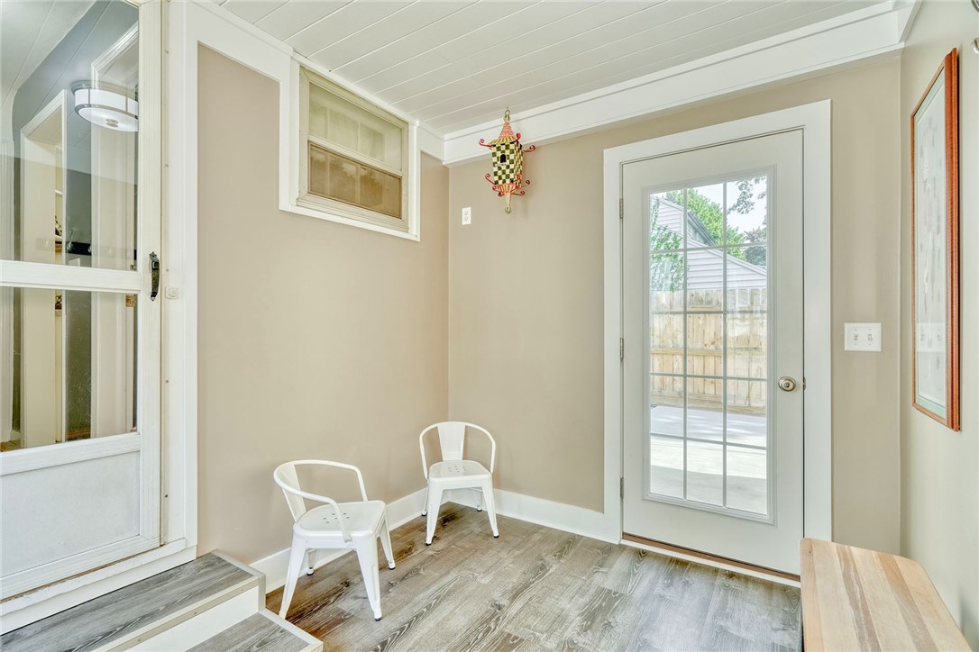 910 Roosevelt Road, East Rochester, New York image 5