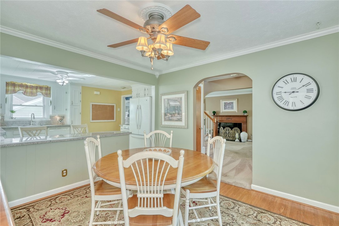 910 Roosevelt Road, East Rochester, New York image 14