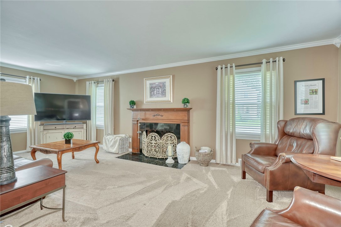 910 Roosevelt Road, East Rochester, New York image 19