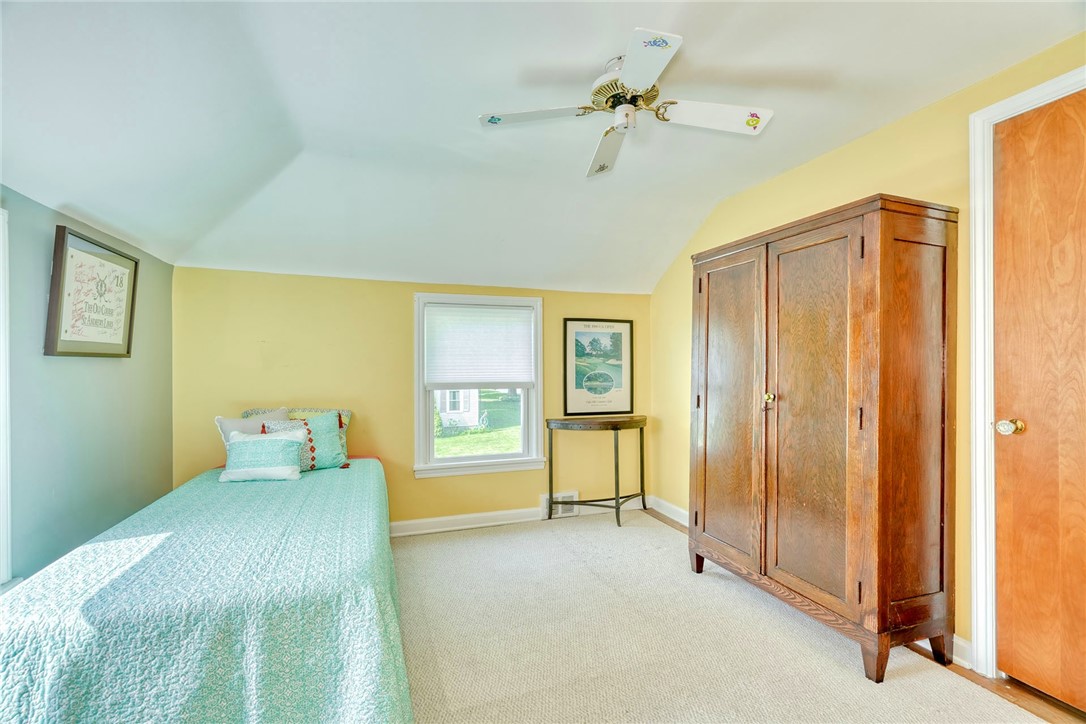 910 Roosevelt Road, East Rochester, New York image 32