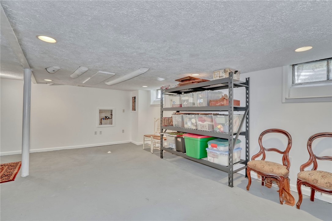 910 Roosevelt Road, East Rochester, New York image 34