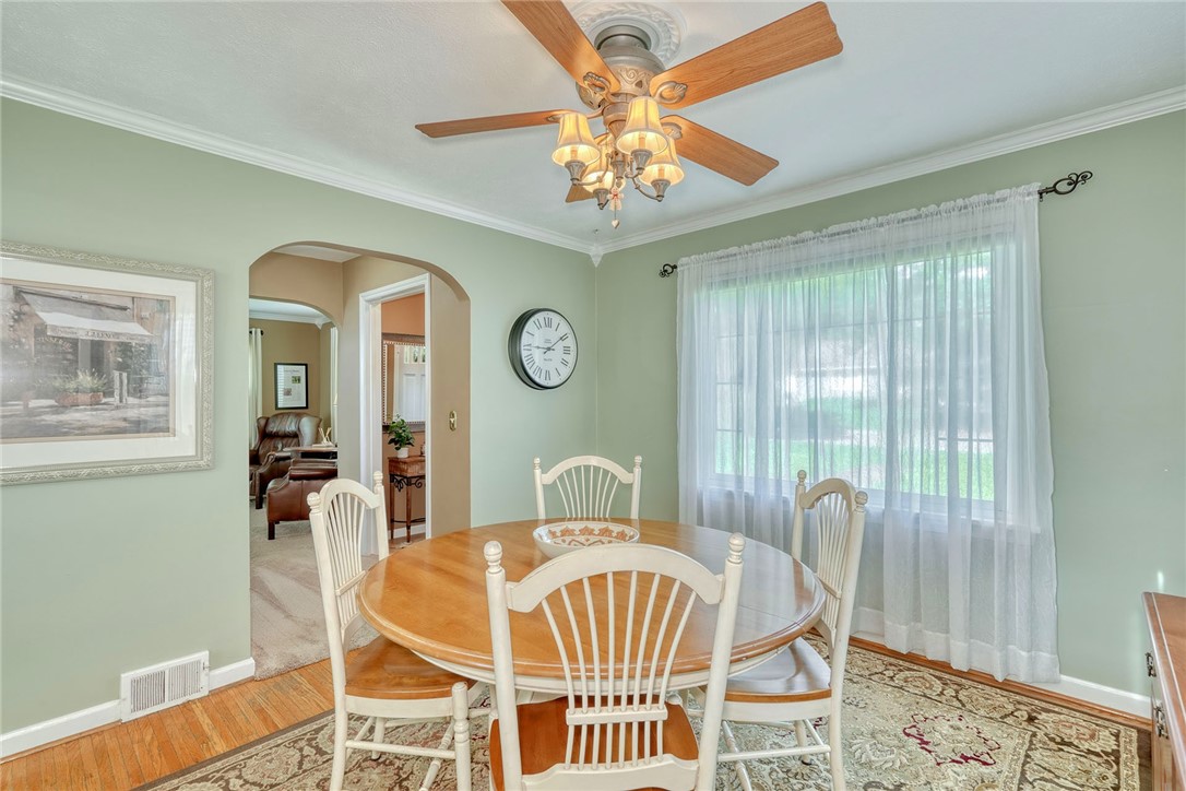 910 Roosevelt Road, East Rochester, New York image 13