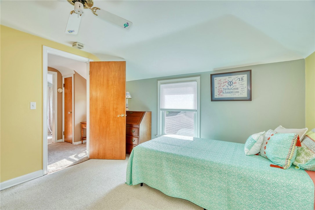 910 Roosevelt Road, East Rochester, New York image 30