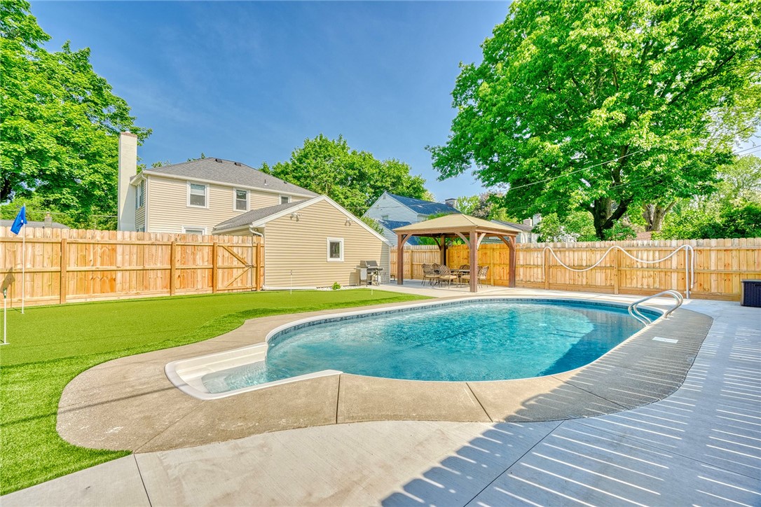 910 Roosevelt Road, East Rochester, New York image 37