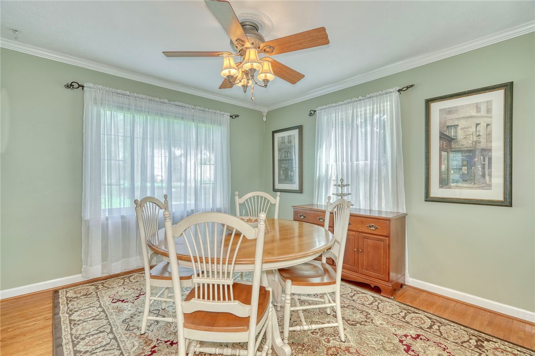 910 Roosevelt Road, East Rochester, New York image 11