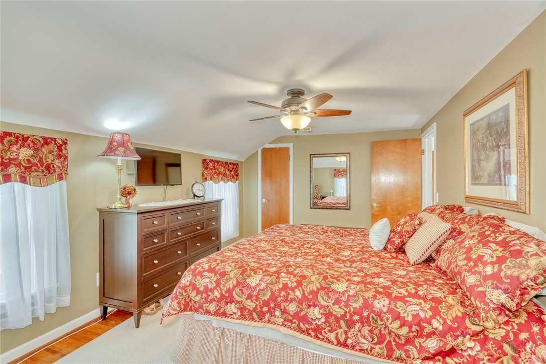 910 Roosevelt Road, East Rochester, New York image 27