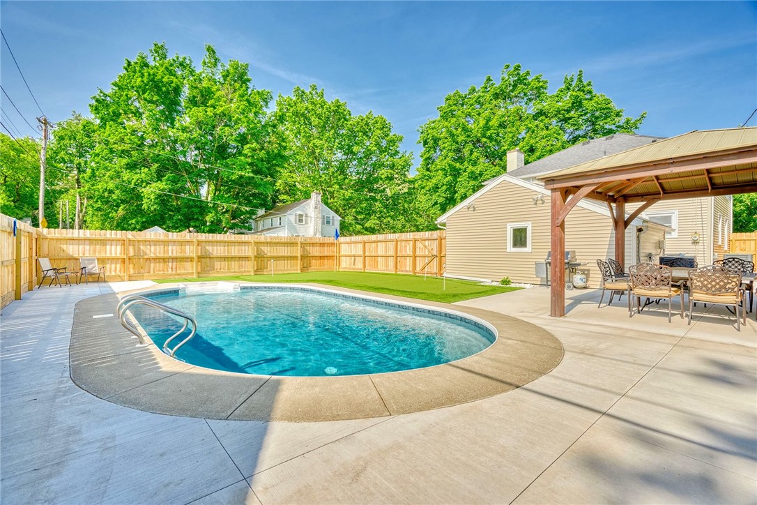 910 Roosevelt Road, East Rochester, New York image 36