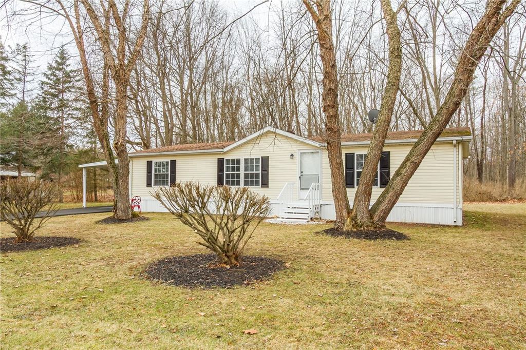 Photo of 1021 Waterloo Geneva Road, Waterloo, NY 13165 (MLS # R1666403)