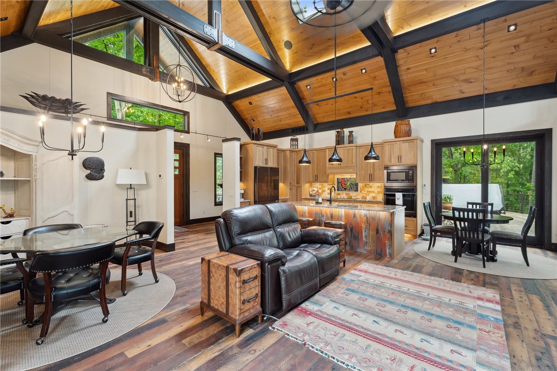 Search Properties 3 4924 basswood road