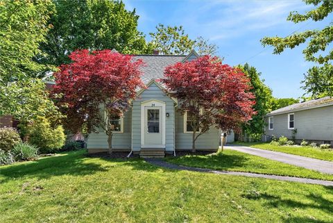 Homes For Sale - 34 Seacliffe Road<br/> Monroe County, Irondequoit, NY 14622