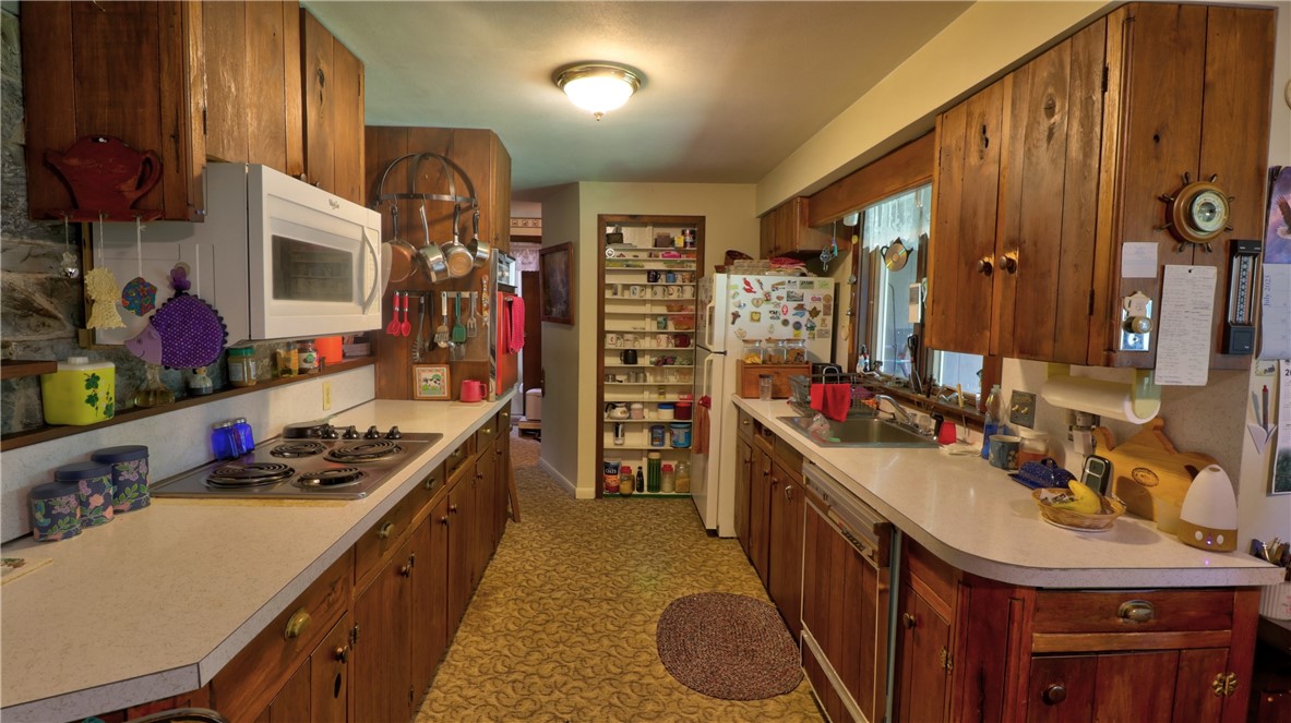 Locke, New York 13092, United States, 2 Bedrooms Bedrooms, ,2 BathroomsBathrooms,Residential,Pending,182719