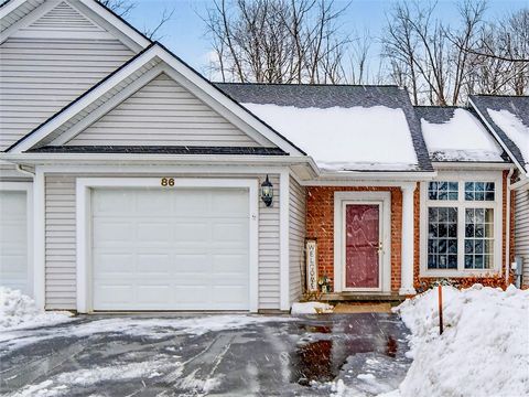 Condo For Sale - 86 Amberwood Place<br/> Greece, NY 14626