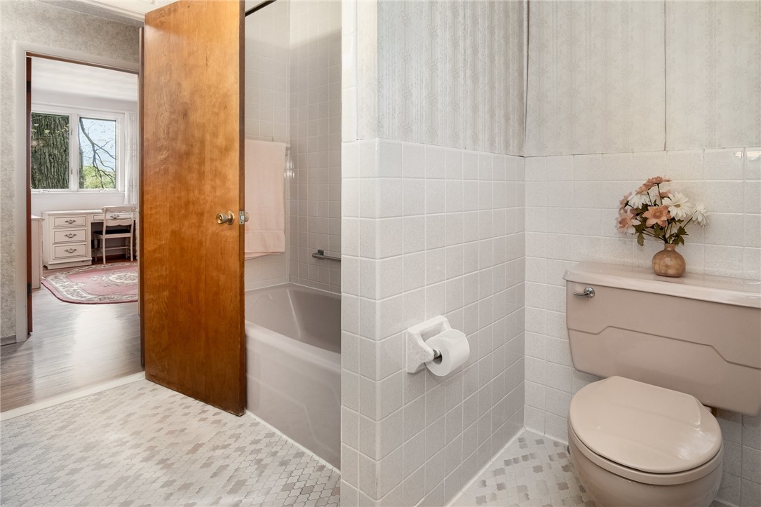 500 Saint Joseph Street, Irondequoit, New York image 32