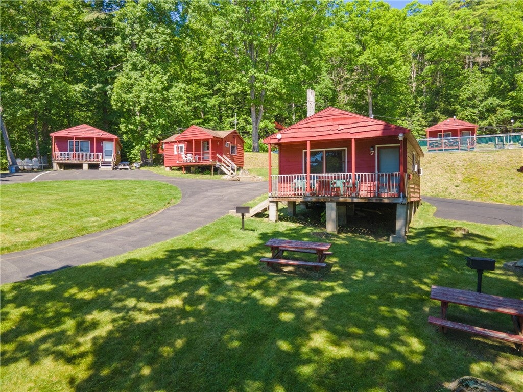 3041 Lakeshore Drive