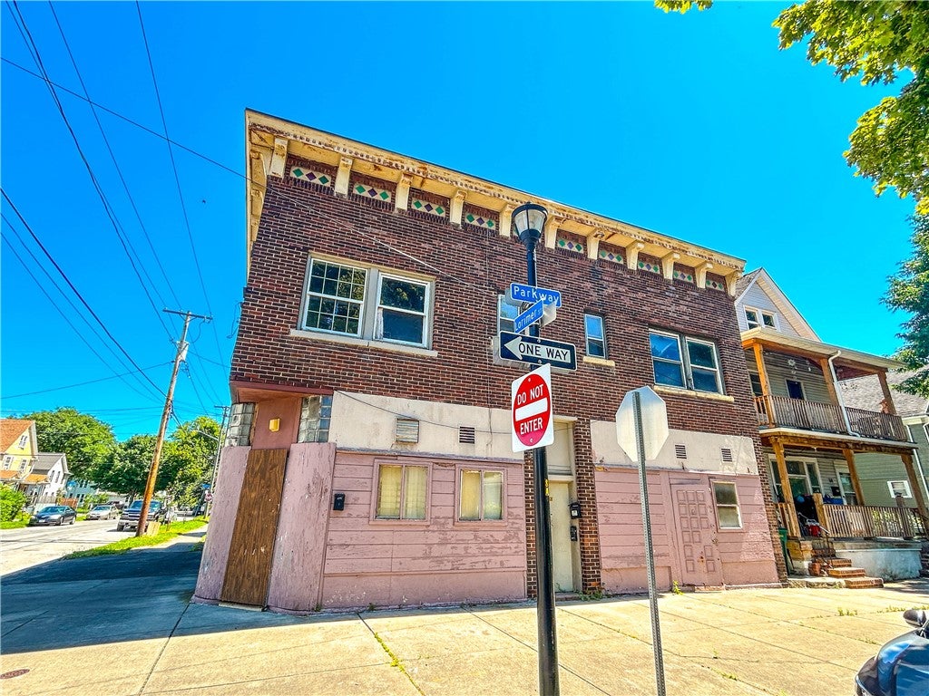 118-122 Parkway