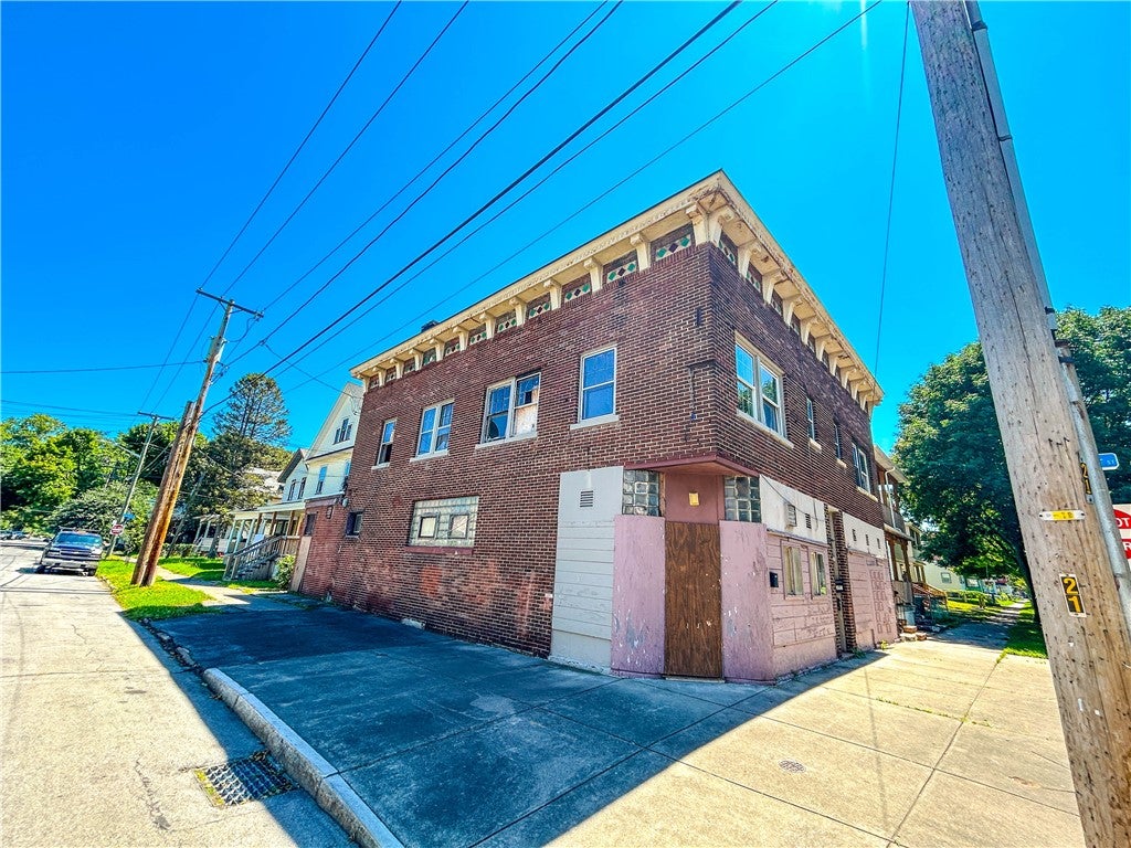 118-122 Parkway