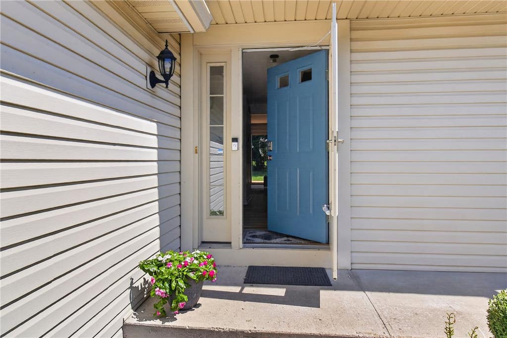 Photo of 139 Courtshire Lane, Penfield, NY 14526 (MLS # R1704072)
