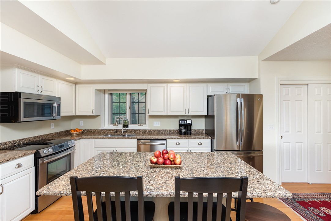 716 Mariner Circle, Webster, New York image 10