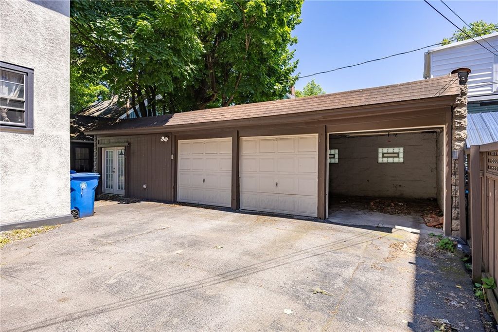 Photo of 260 Oxford Street #UP, Rochester, NY 14607 (MLS # R1673315)
