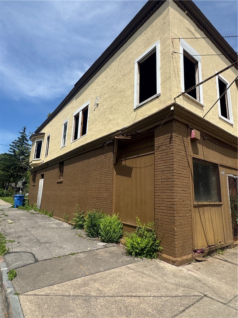 228 Parsells Avenue