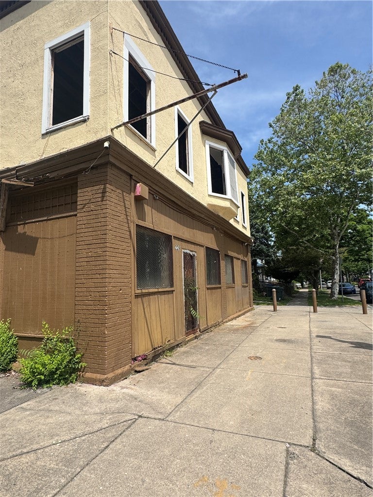 228 Parsells Avenue