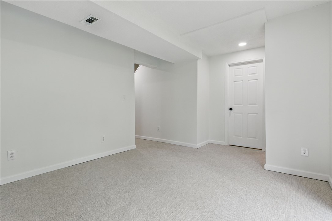 3394 Heather Brook Lane, Walworth, New York image 32
