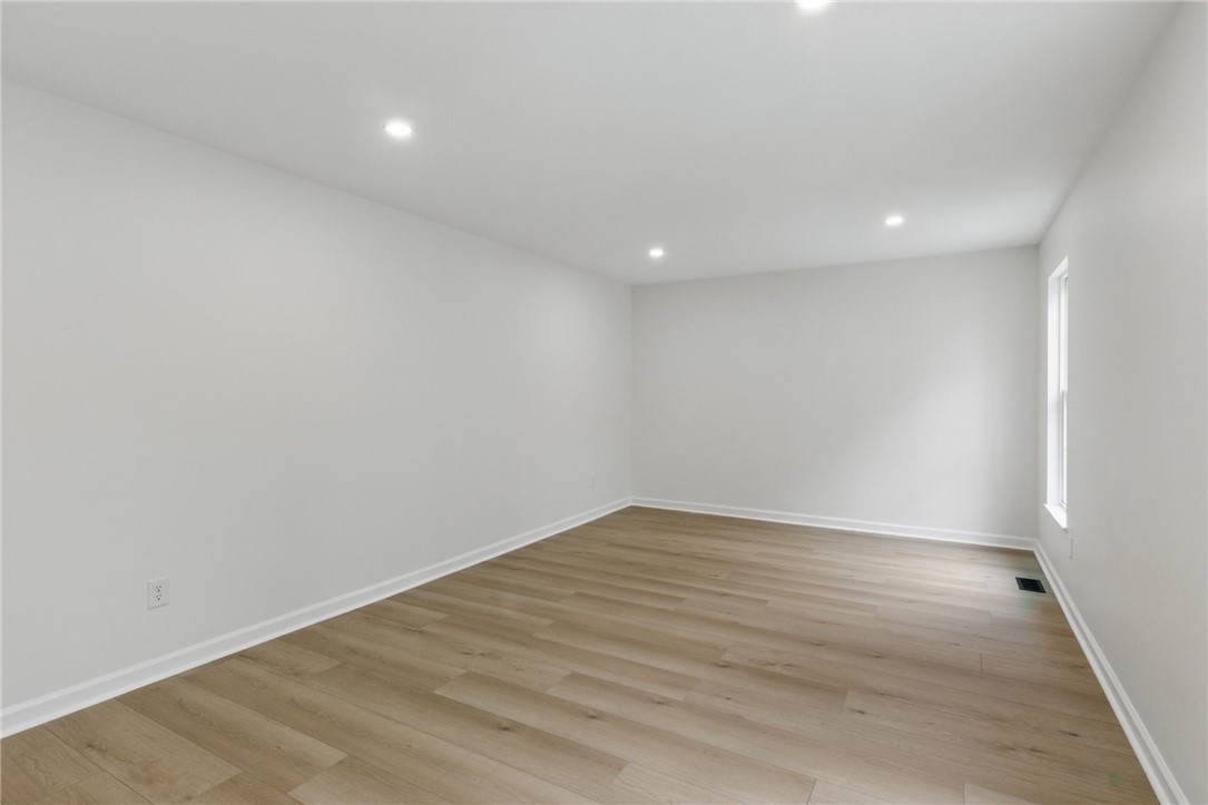 3394 Heather Brook Lane, Walworth, New York image 11