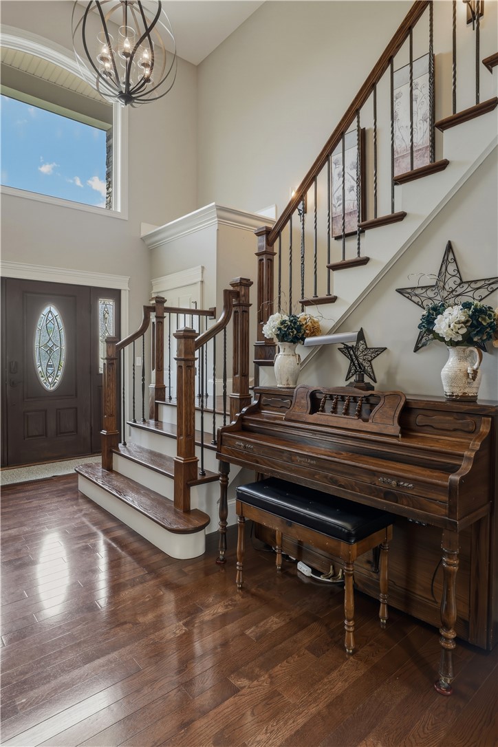 28 royal crest road