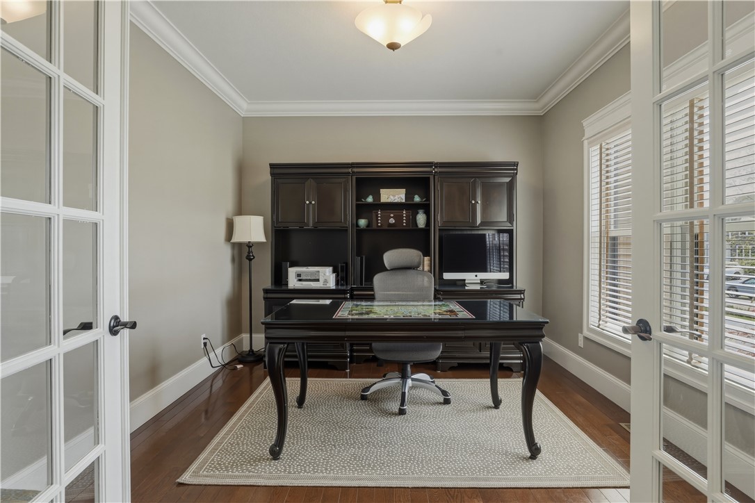 28 royal crest road