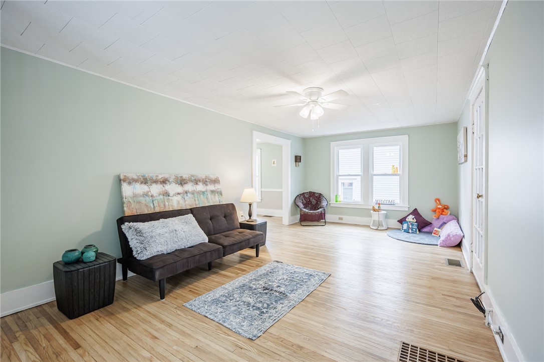 3196 Crescent Parkway