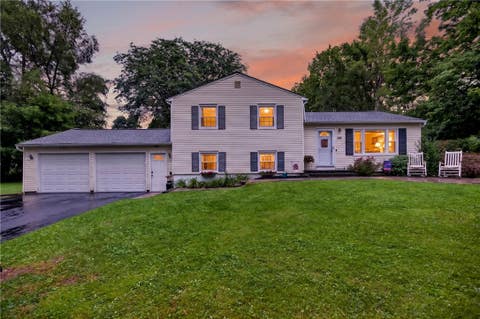 Homes For Sale - 185 Woody Lane<br/> Penfield, NY 14625