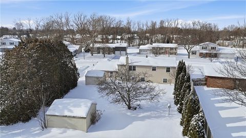 Tiny photo for 95 Spring Tree Lane, Greece, NY 14612 (MLS # R1659357)