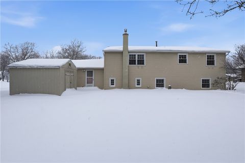 Tiny photo for 95 Spring Tree Lane, Greece, NY 14612 (MLS # R1659357)