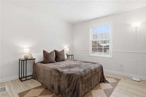 Tiny photo for 95 Spring Tree Lane, Greece, NY 14612 (MLS # R1659357)