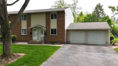 Photo of 408 Fox Run, Gates, NY 14606 (MLS # R1684666)