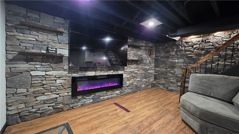 Tiny photo for 408 Fox Run, Gates, NY 14606 (MLS # R1684666)