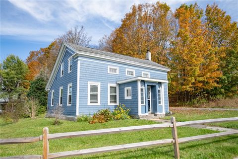 Photo of 16 Railroad Avenue, Stamford, NY 12167 (MLS # R1660910)