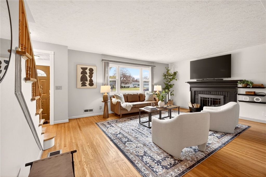 Photo of 421 Kimberly Drive, Brighton, NY 14610 (MLS # R1661831)