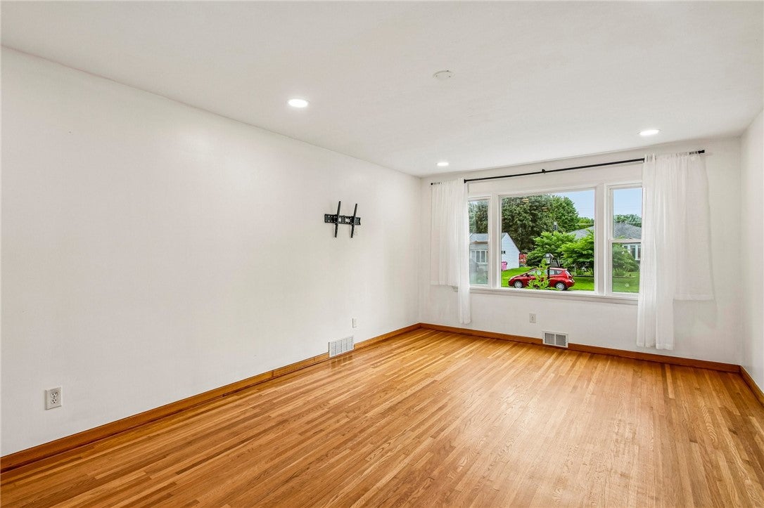 33 Merrydale Drive