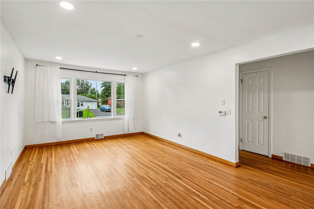 33 Merrydale Drive