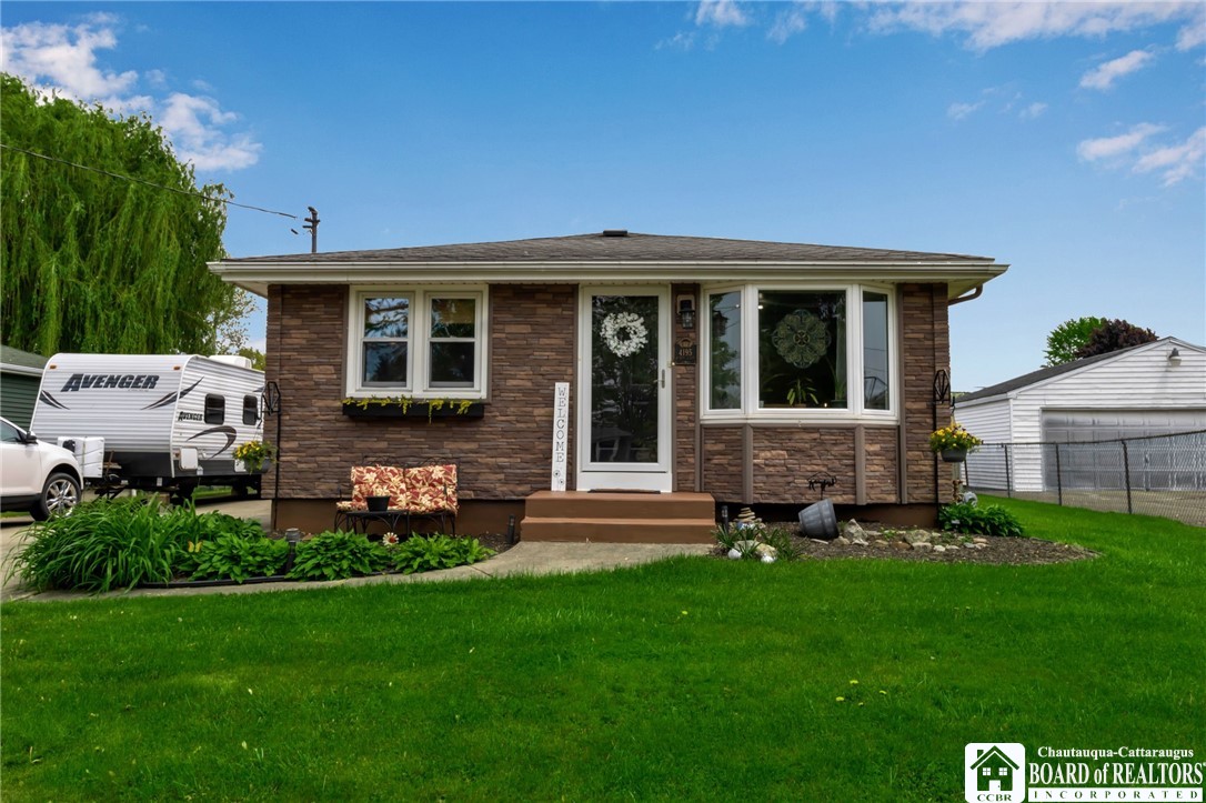 4195 Robin Lane, Hamburg, New York image 3