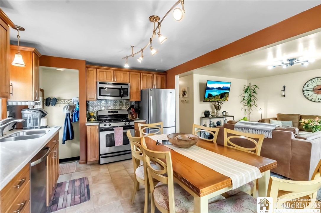 4195 Robin Lane, Hamburg, New York image 9