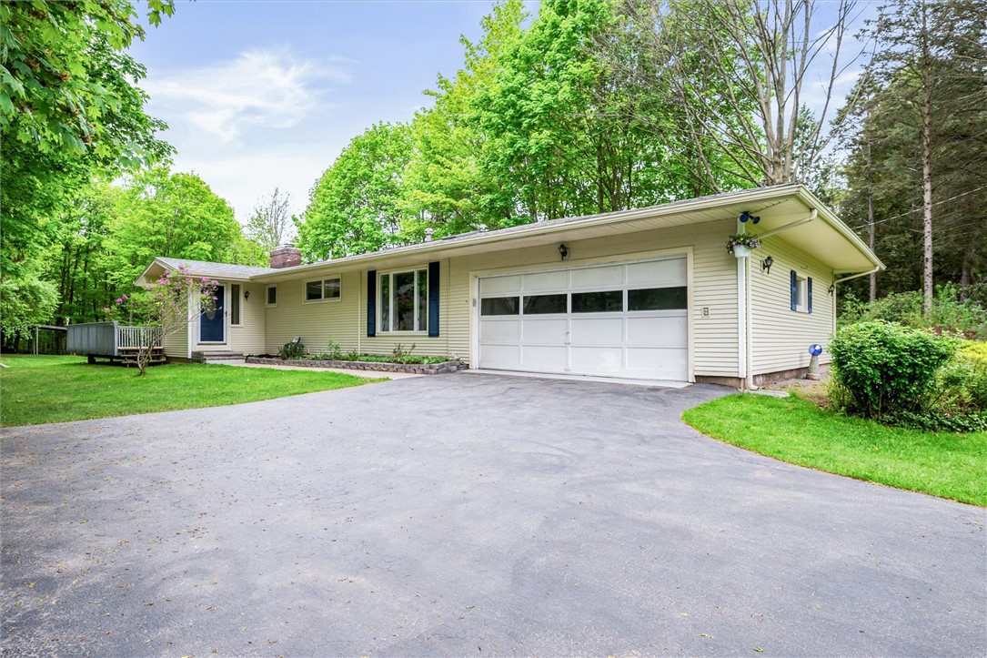 1243 Woodhull Road, Webster, New York image 1