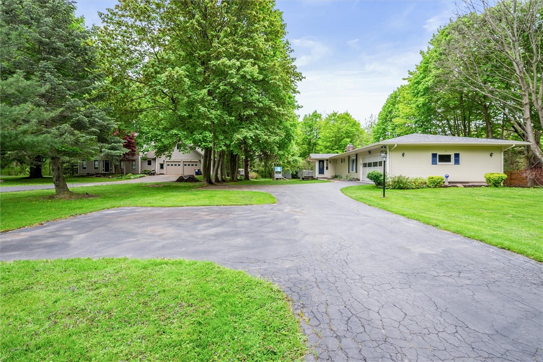 1243 Woodhull Road
