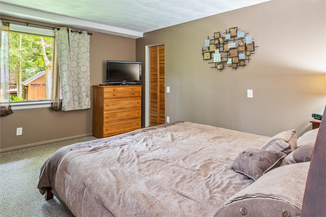 1243 Woodhull Road, Webster, New York image 31