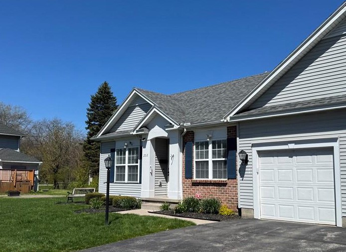 202 Twin Pines Ct Court