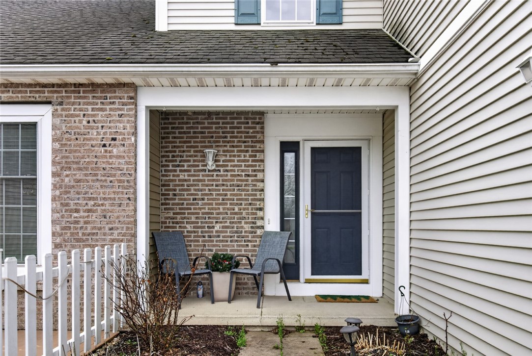 8 Foxe Commons