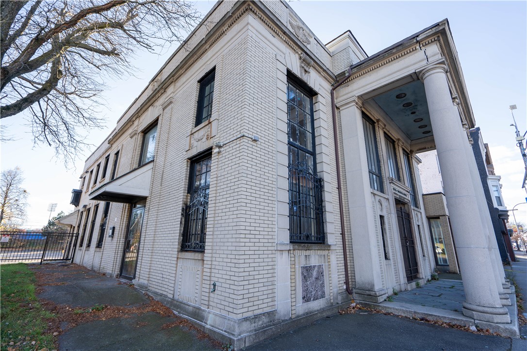 Rochester, Ny Homes For Sale 2 175 lyell avenue