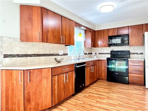 Tiny photo for 3 Treetop Drive, Perinton, NY 14450 (MLS # R1655582)