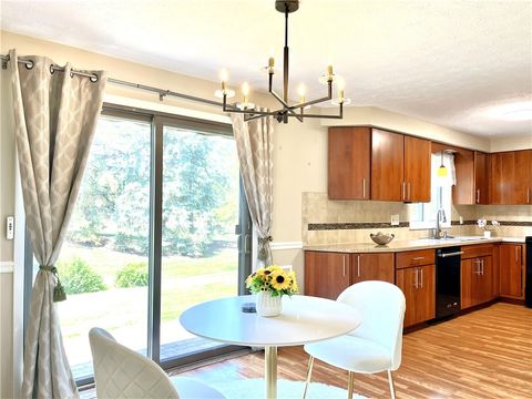 Tiny photo for 3 Treetop Drive, Perinton, NY 14450 (MLS # R1655582)